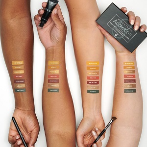 Younique Moodstruck Palette 8 Swatches