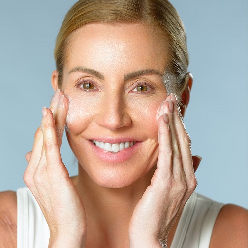 Younique Glowplexion Reiniger Anwendung und Erfahrungen